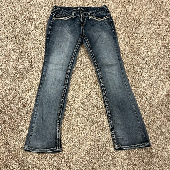 EUC! Maurices Jeans. SZ 3/4 Short - Picture 1 of 9